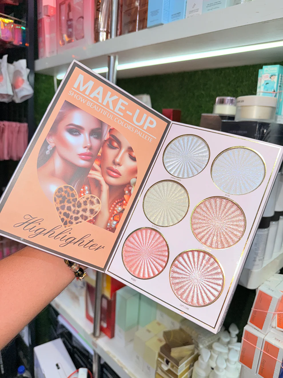 Exclusive Tiger Heart 6 Page Makeup Book Pallete - Image 5