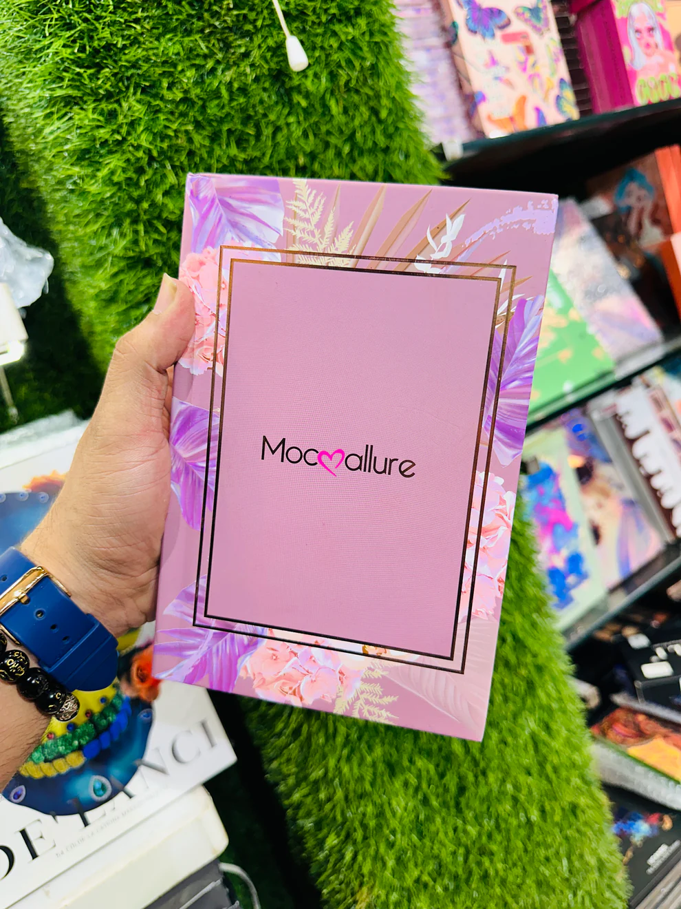 Mocallure 5 Page All in Makeup Book Palette - Image 3