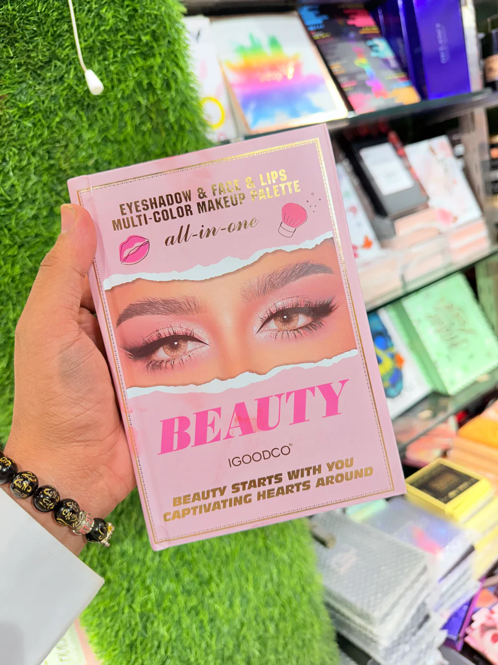 IGOODCO 2.0 Pink Eye 5 Page Viral Makeup Book Palette - Image 6