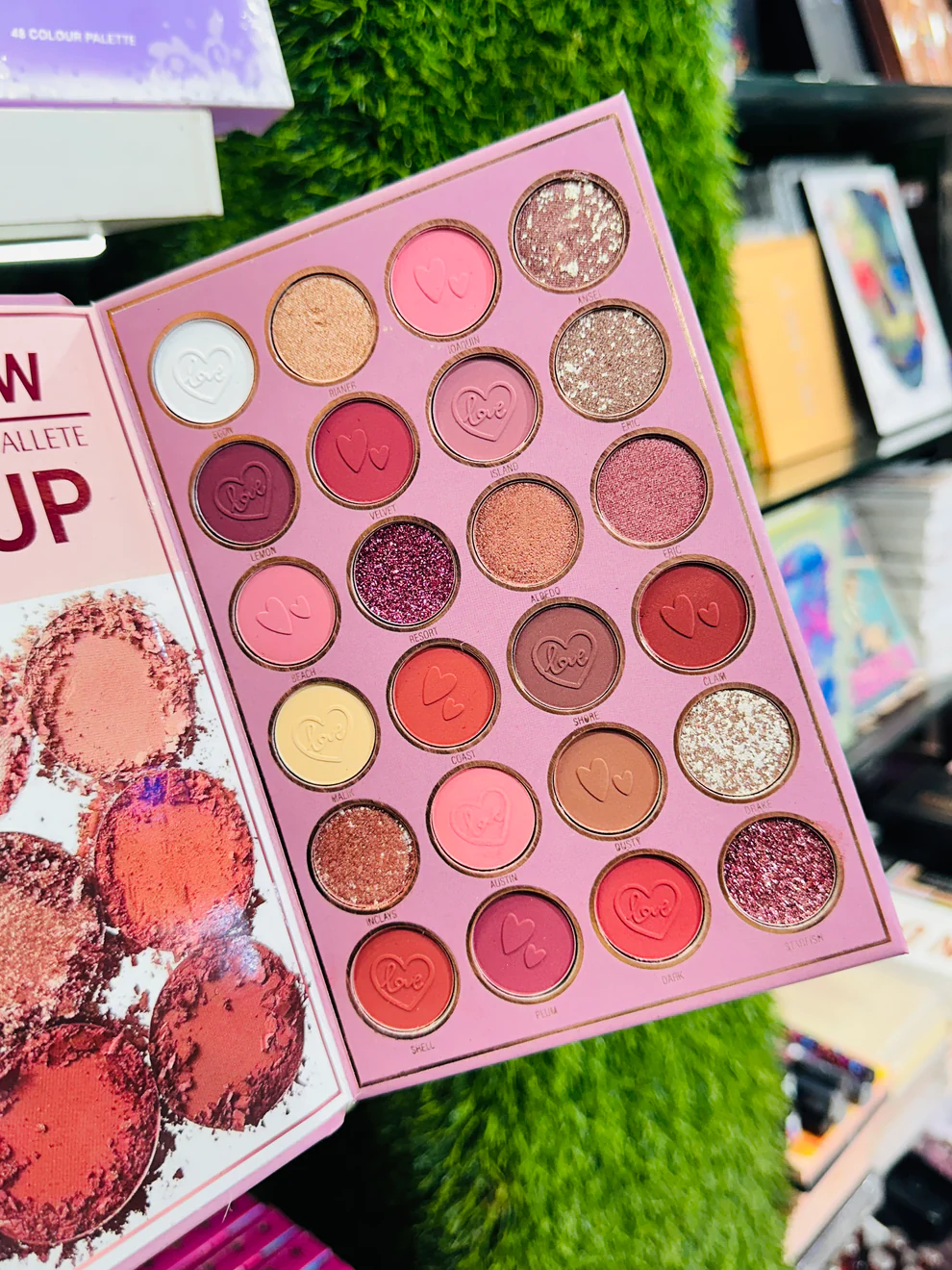 Mocallure Luxe 5in1 Pro Makeup Book - Valentine Special - Image 2