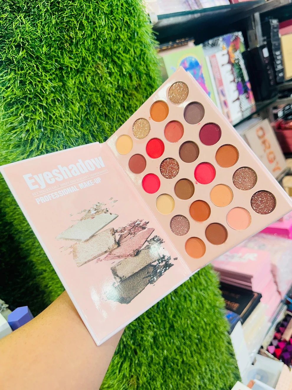 BEAUTY GELANZI MAKEUP BOOK 4 IN 1 | HIGHLIGHTERS | BLUSHERS | EYESHADOWS | CONTOURS - Image 5