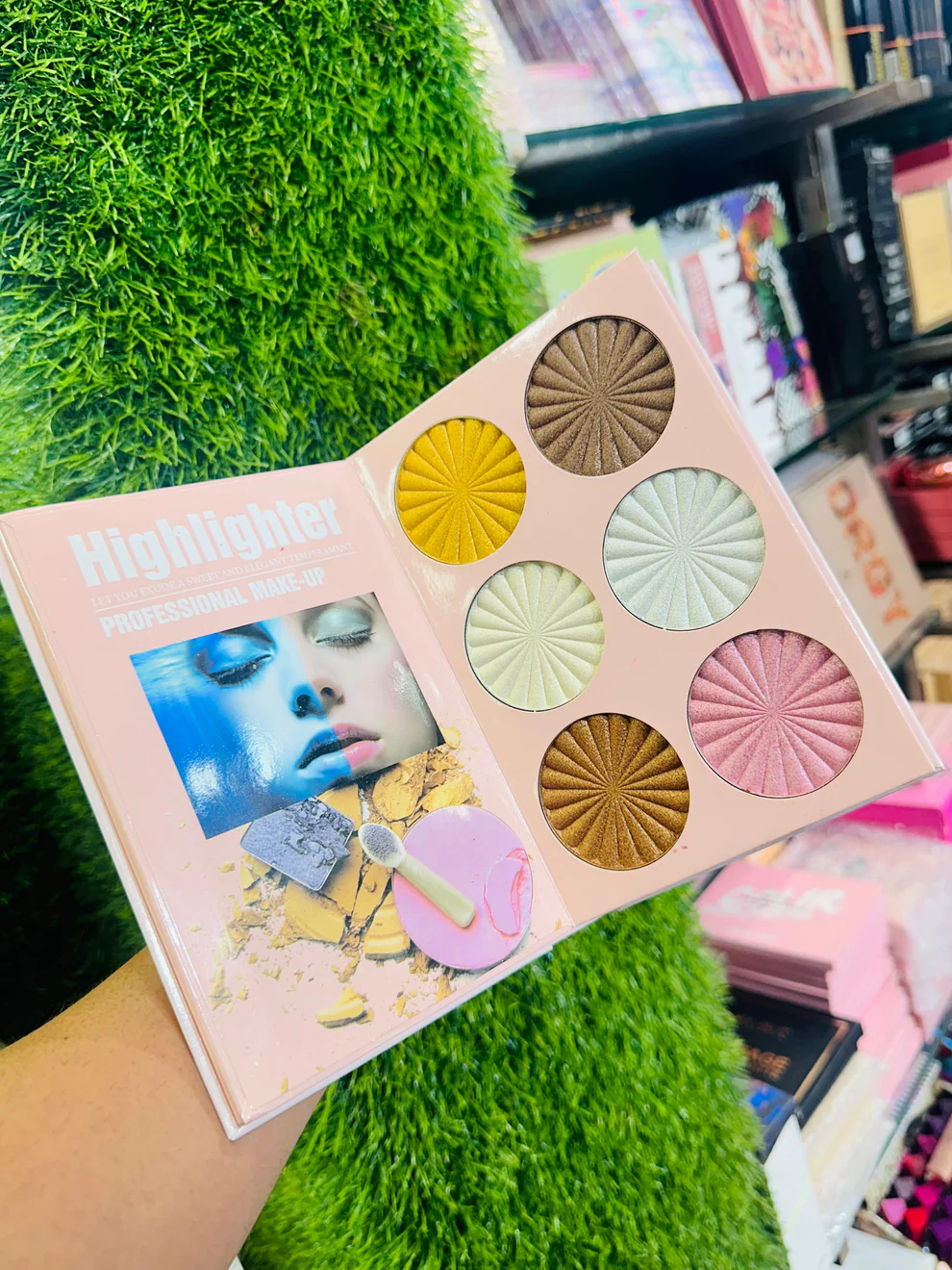 BEAUTY GELANZI MAKEUP BOOK 4 IN 1 | HIGHLIGHTERS | BLUSHERS | EYESHADOWS | CONTOURS - Image 4