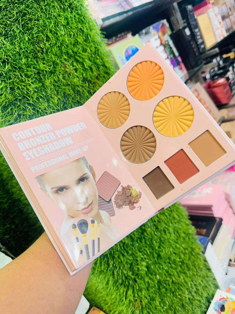 BEAUTY GELANZI MAKEUP BOOK 4 IN 1 | HIGHLIGHTERS | BLUSHERS | EYESHADOWS | CONTOURS - Image 2