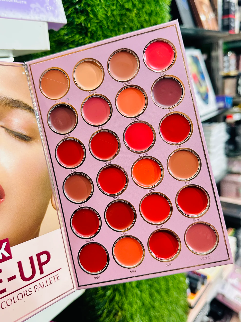 Mocallure Luxe 5in1 Pro Makeup Book - Valentine Special - Image 3