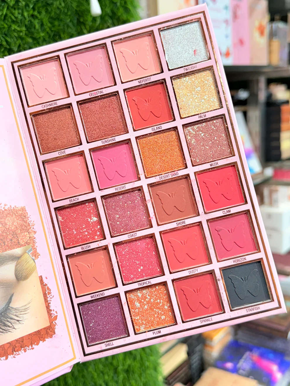 Mocmallure Pink Valentine Makeup Book 5 Page - Image 5