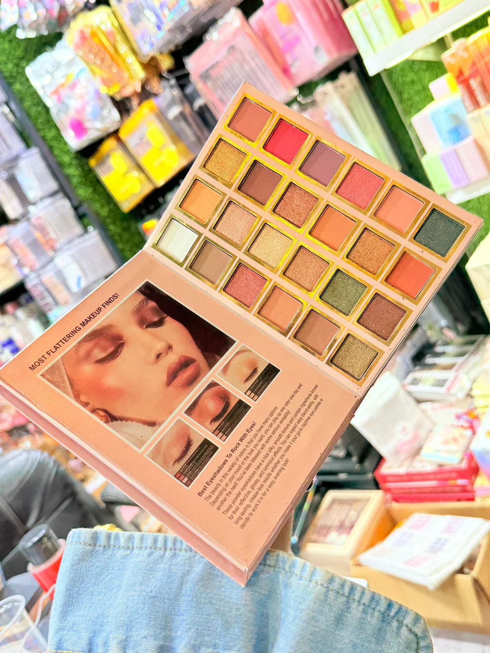 Valentino Heart Viral 5 in 1 Makeup Book - Image 7