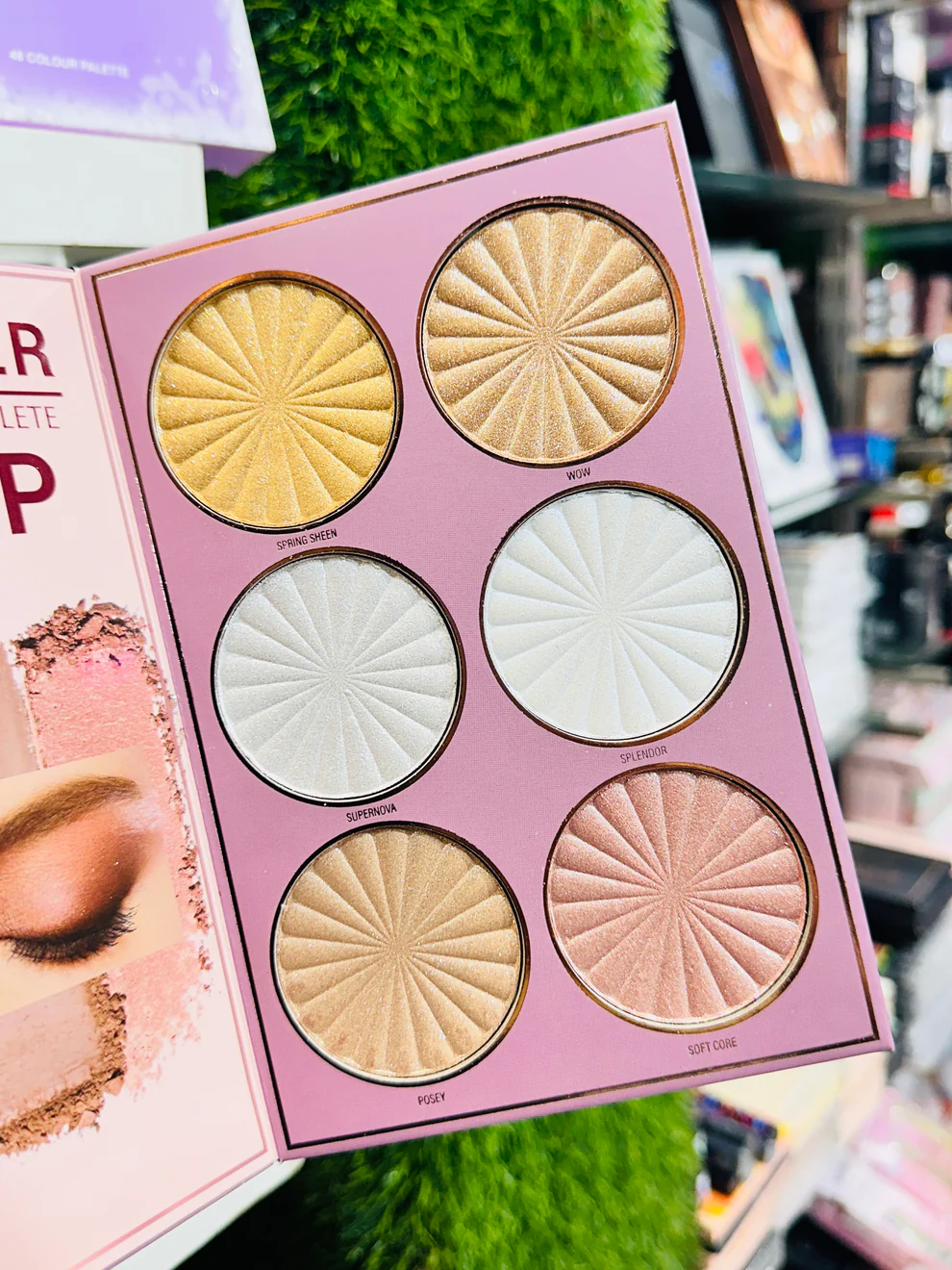 Mocallure Luxe 5in1 Pro Makeup Book - Valentine Special - Image 4